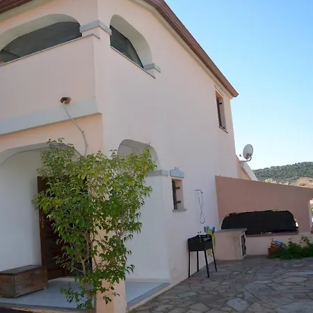 Villa Via Telemaco Fbu-adr01 *